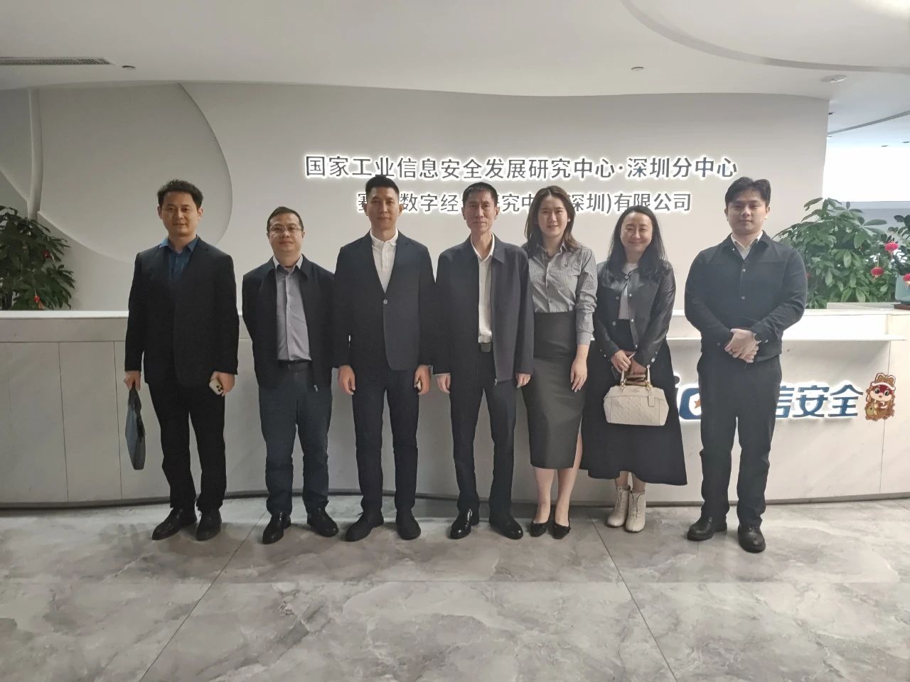 57e1dac841774aee523aab587df827fe.jpg